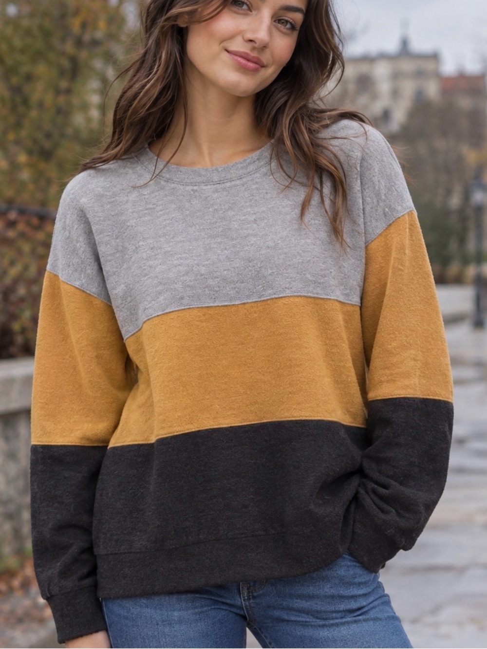 Nine Britton Crewneck Sweatshirt Fall Colors 
Like New Autumn Top
Size Large
